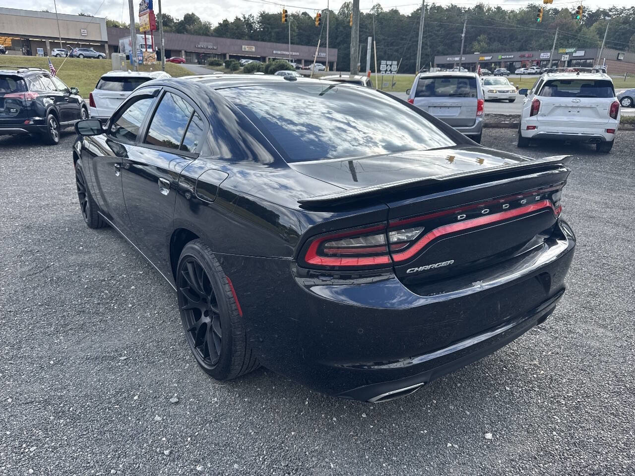 Used 2015 Dodge Charger SE w/ Popular Equipment Group image 6