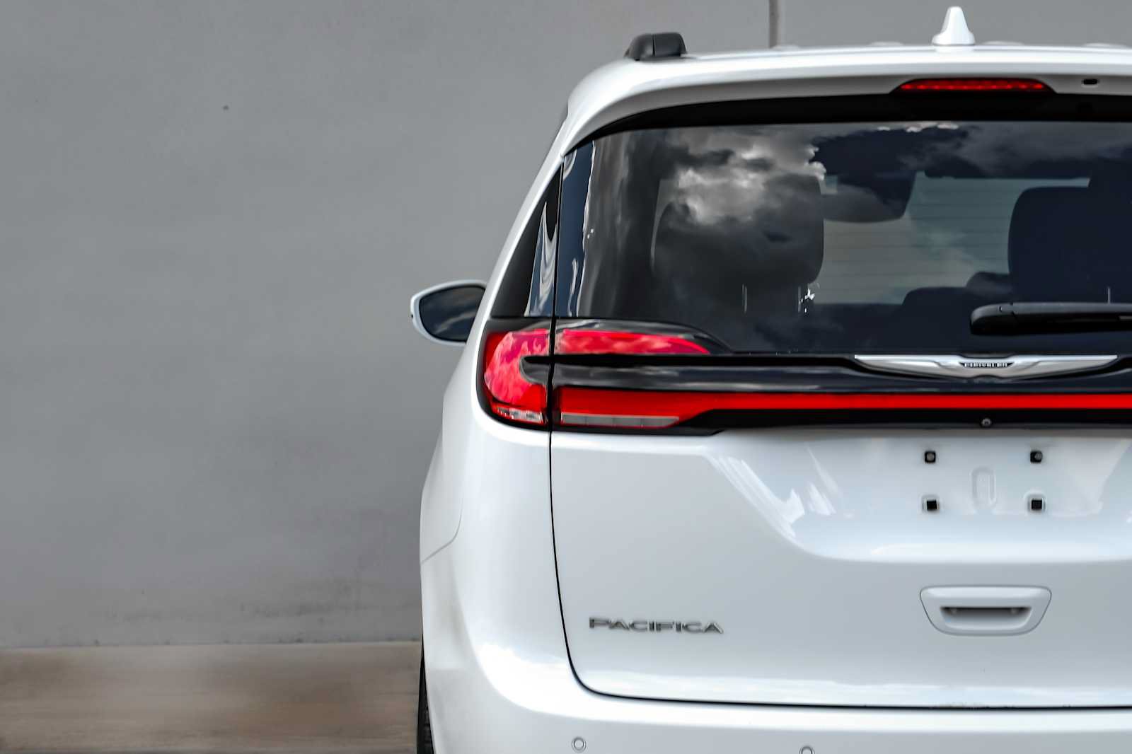 Used 2022 Chrysler Pacifica Touring-L AWD/4WD image 47