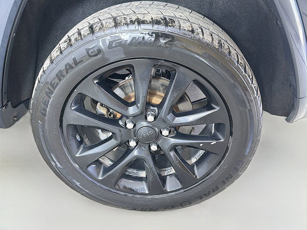 Used 2017 Jeep Grand Cherokee Altitude image 14