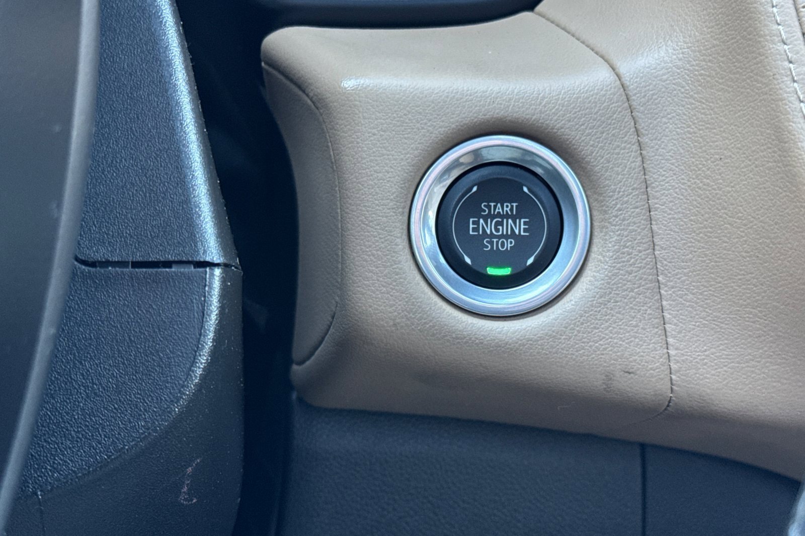 Used 2024 Chevrolet Suburban Premier w/ Texas Edition image 30