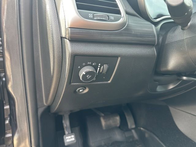 Used 2021 Jeep Grand Cherokee Laredo X image 15