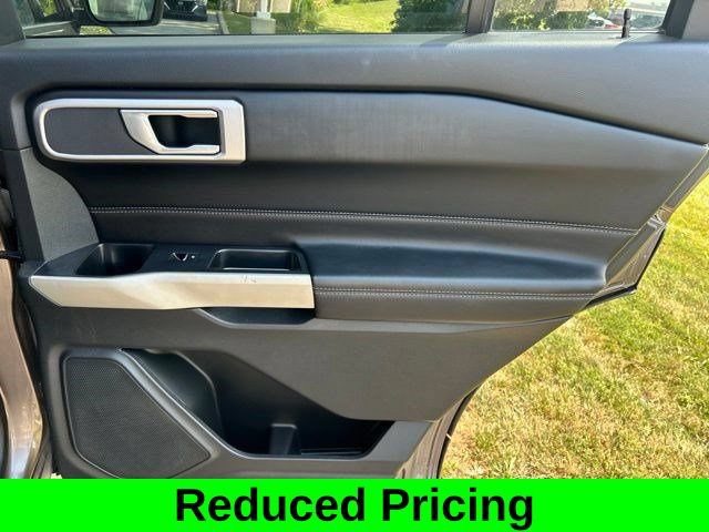 Used 2021 Ford Explorer XLT w/ Equipment Group 202A AWD/4WD image 48