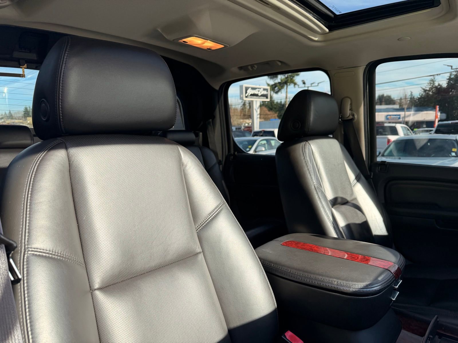 Used 2008 Cadillac Escalade EXT image 33