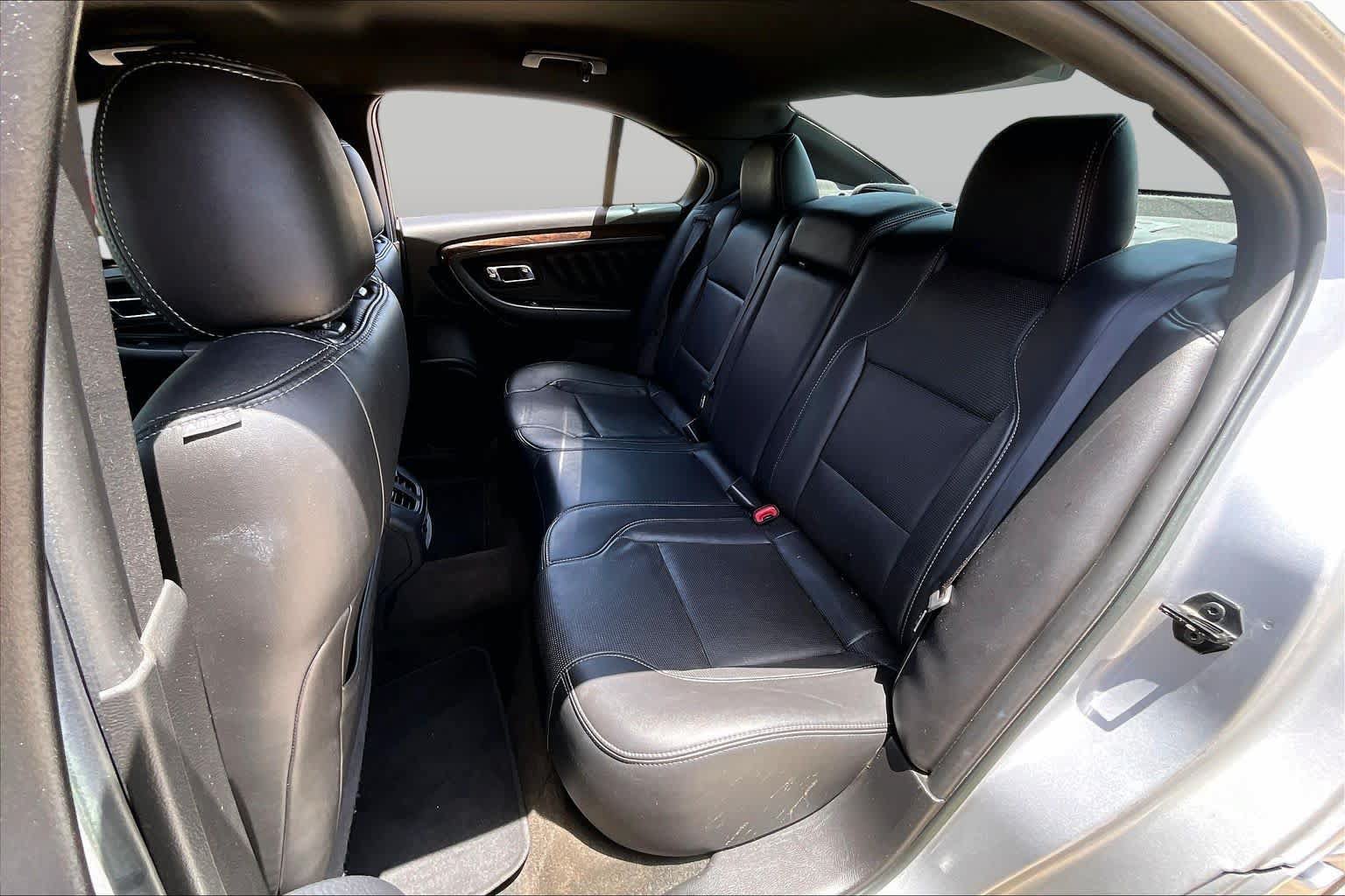Used 2013 Ford Taurus Limited FWD image 17