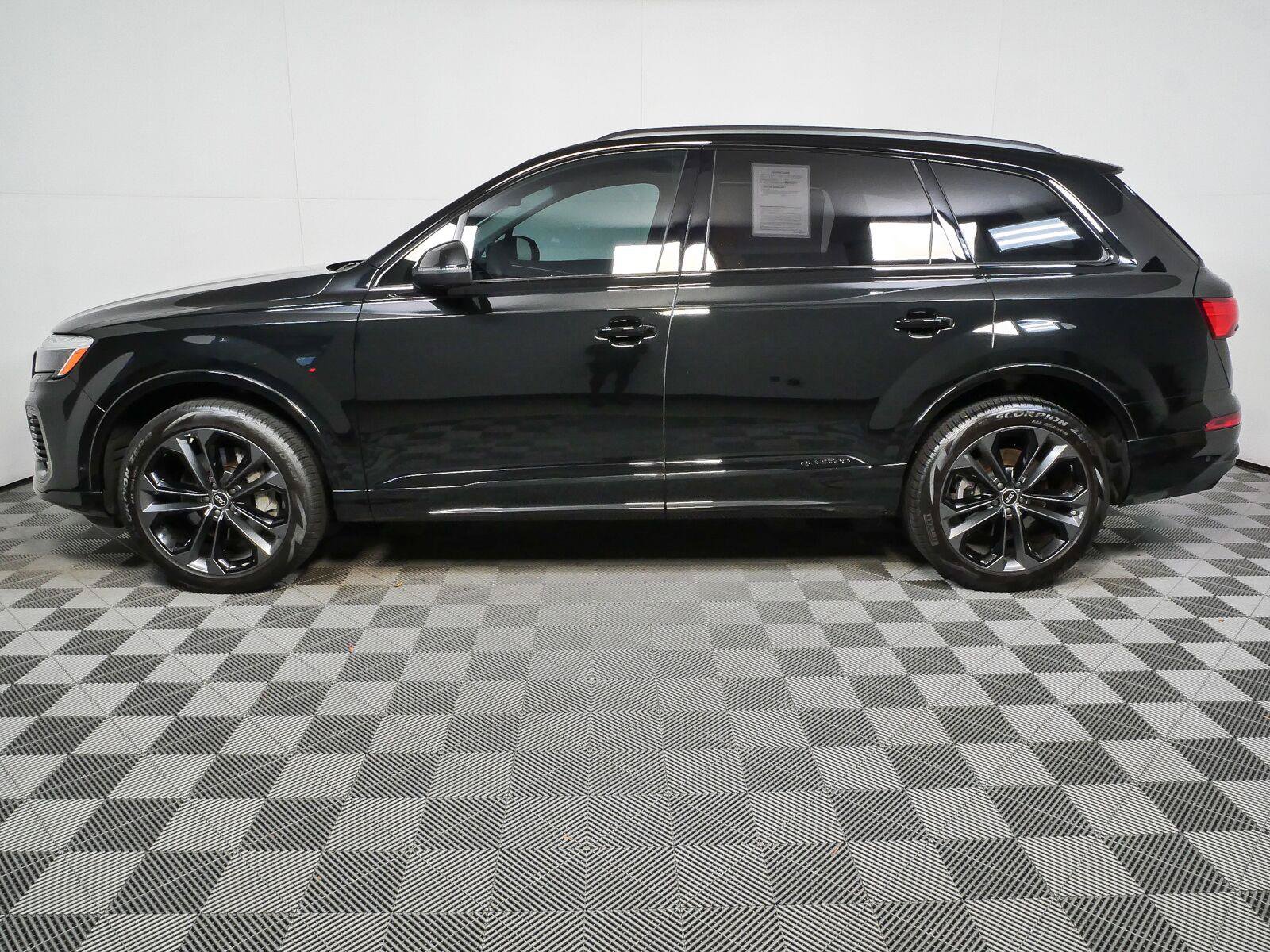 Used 2025 Audi Q7 3.0T Premium Plus AWD/4WD image 28