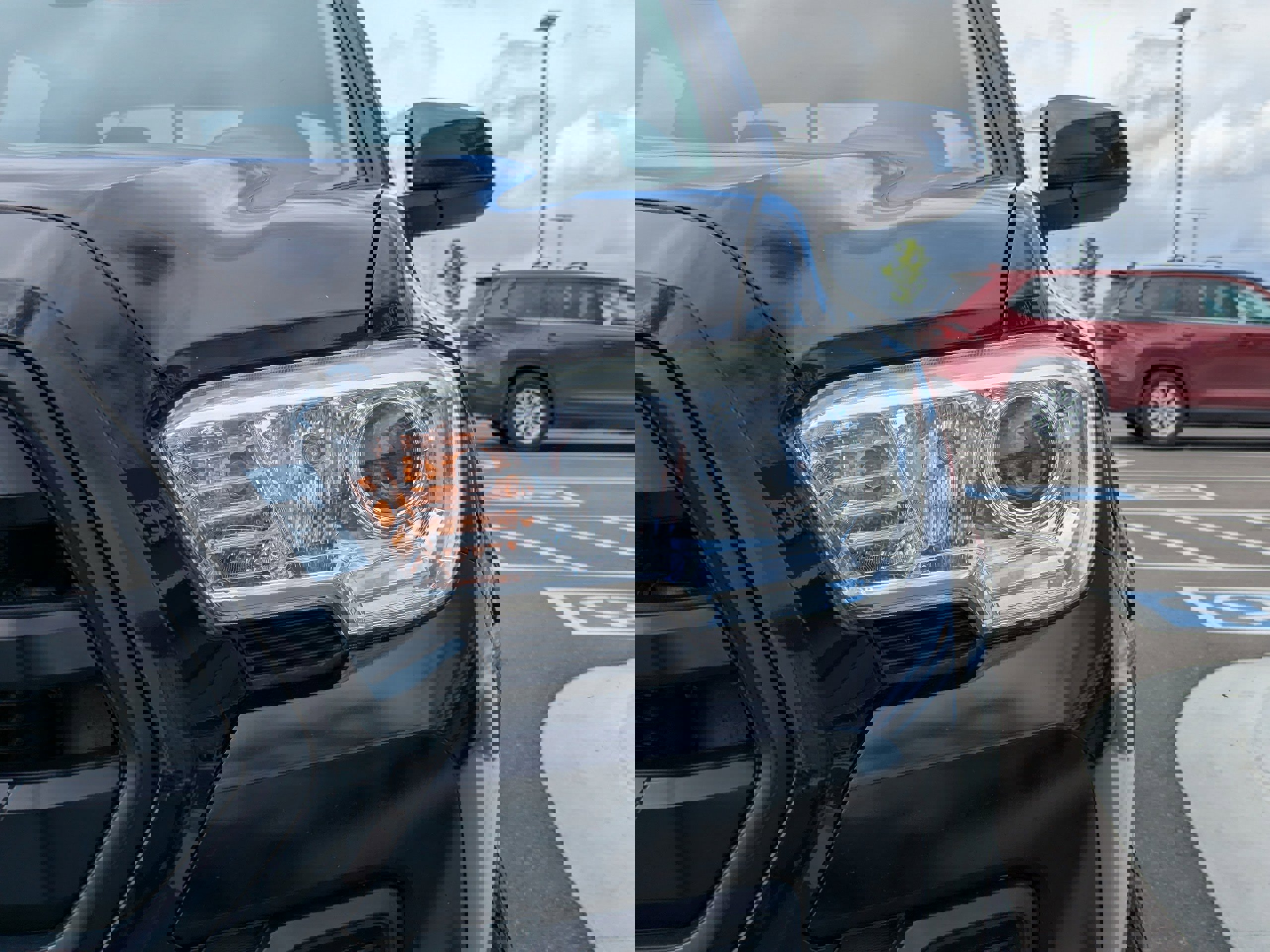 Used 2018 Toyota Tacoma SR image 40