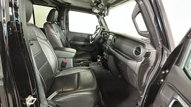 Used 2023 Jeep Wrangler Unlimited Sahara w/ Cold Weather Group AWD/4WD image 30