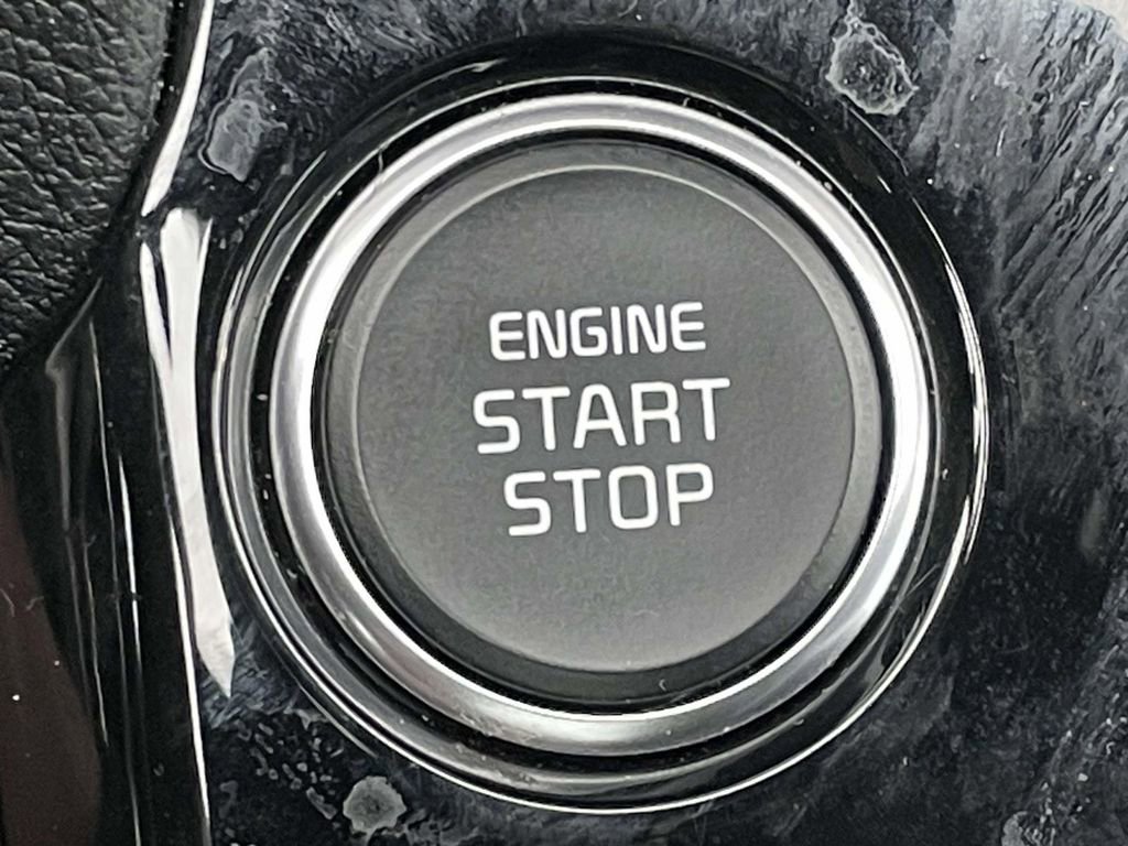 Used 2025 Kia Sportage EX w/ Premium Package image 36