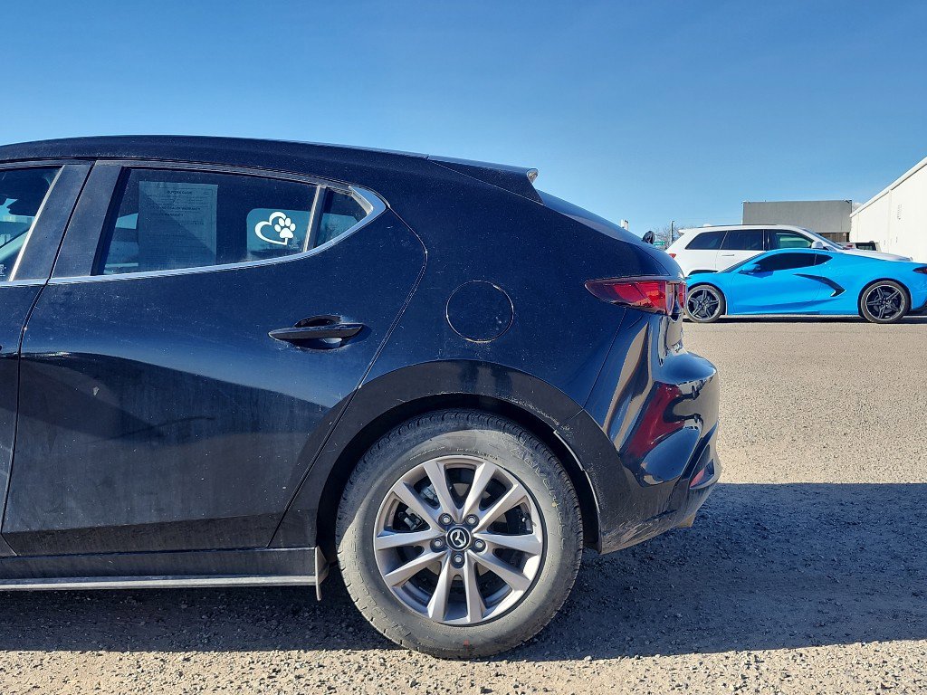 Used 2021 MAZDA MAZDA3 s image 9