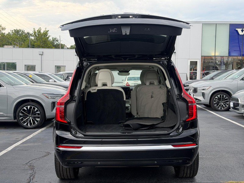 Certified 2025 Volvo XC90 T8 Ultra AWD/4WD image 5