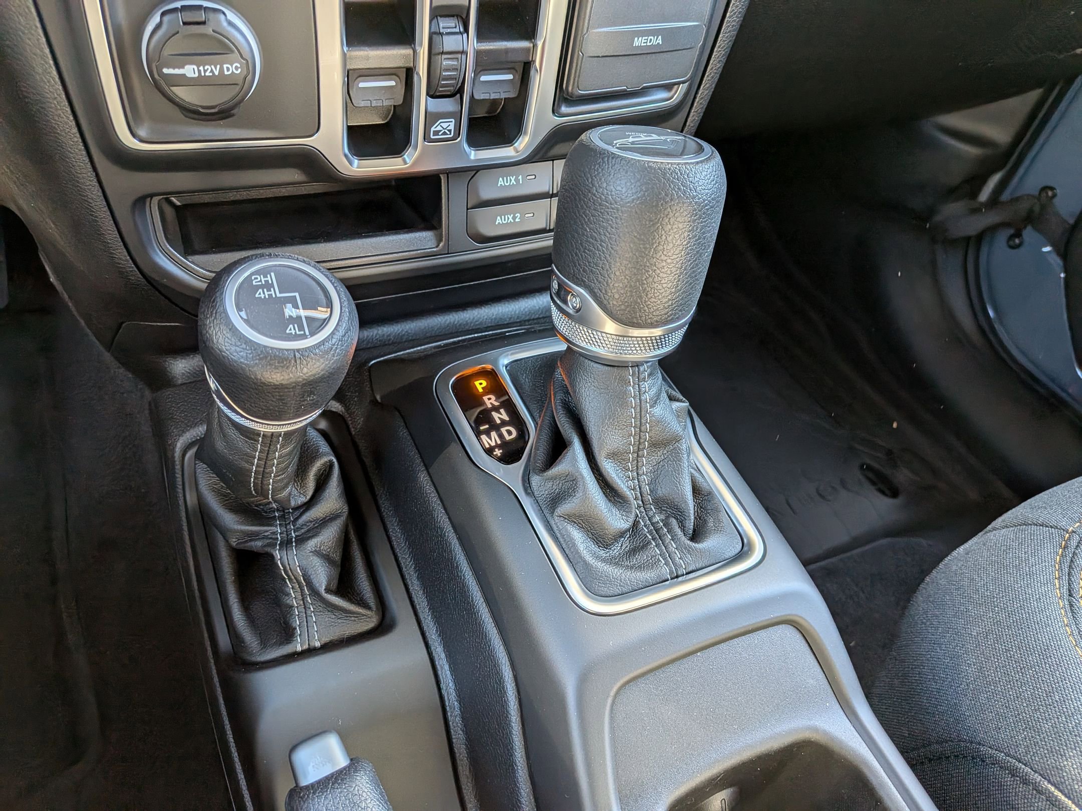 New 2025 Jeep Gladiator Sport image 16