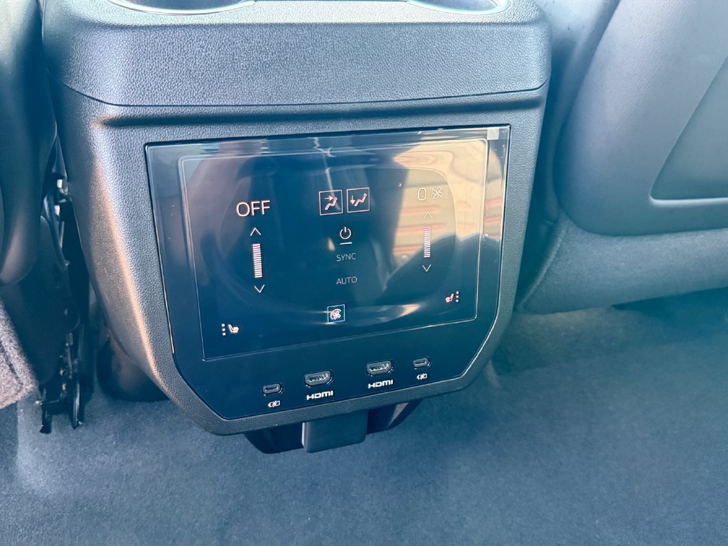 New 2026 GMC Yukon XL AT4 Ultimate AWD/4WD image 37