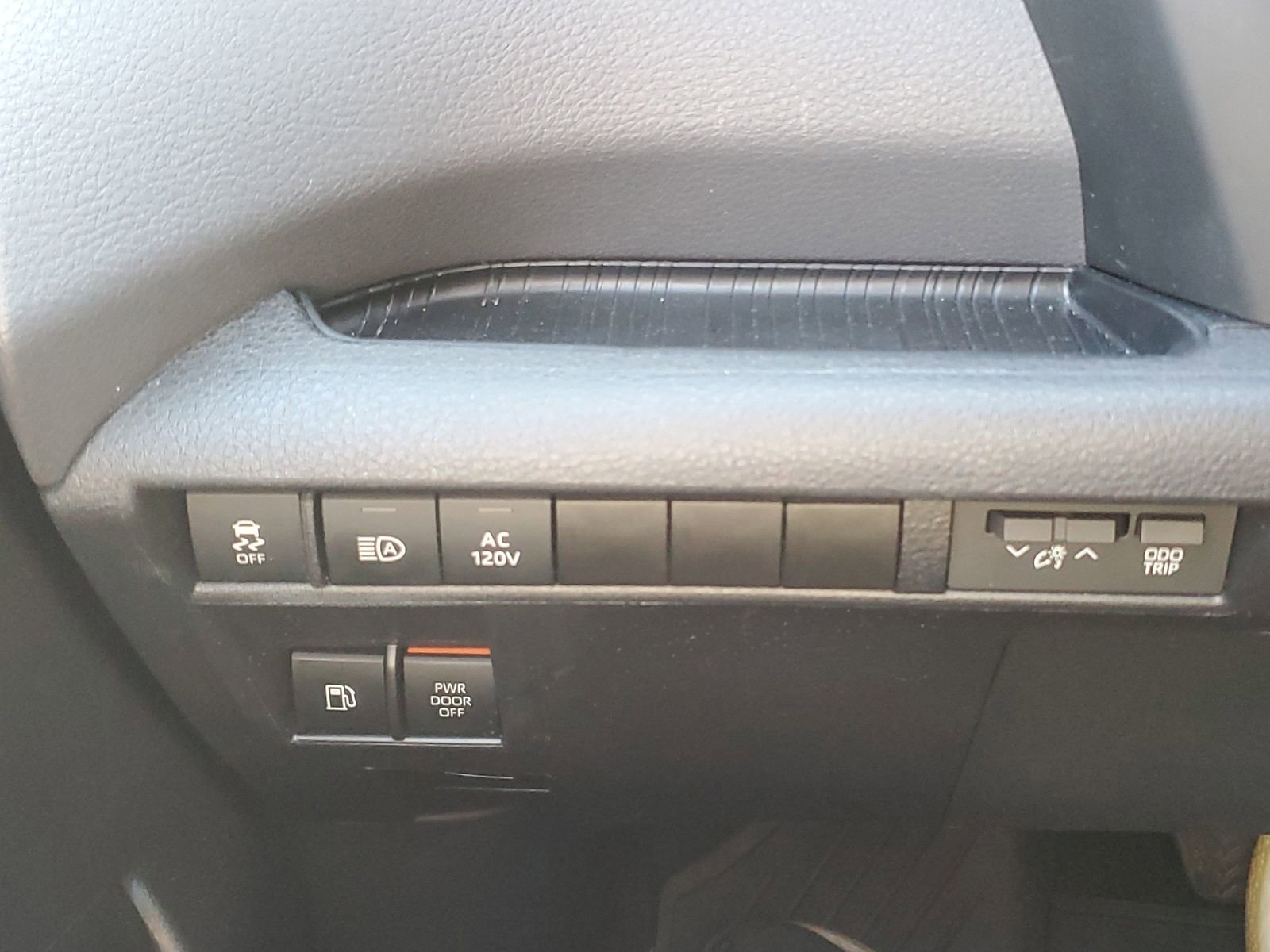 Certified 2024 Toyota Sienna XSE w/ XSE Plus Package image 21