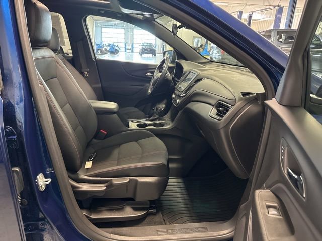 Used 2023 Chevrolet Equinox RS AWD/4WD image 16