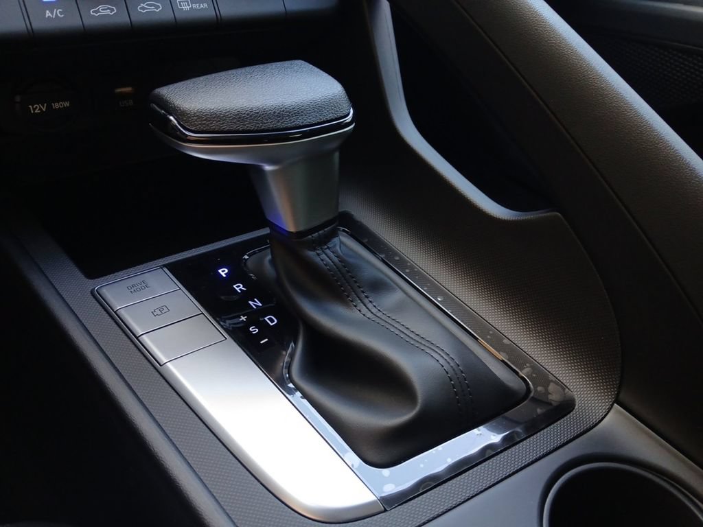 New 2026 Hyundai Elantra SE FWD image 18