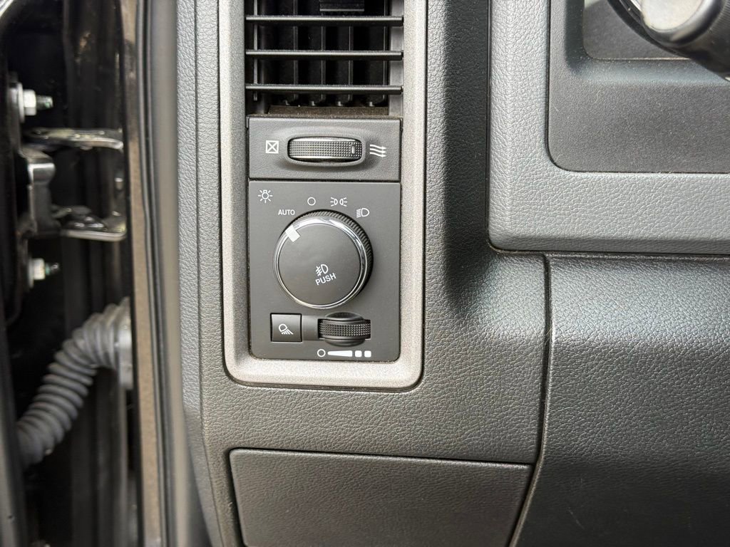 Used 2017 RAM 1500 Express w/ Black Ram 1500 Express Group AWD/4WD image 19