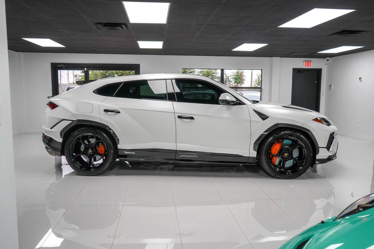 Used 2023 Lamborghini Urus Performante AWD/4WD image 6