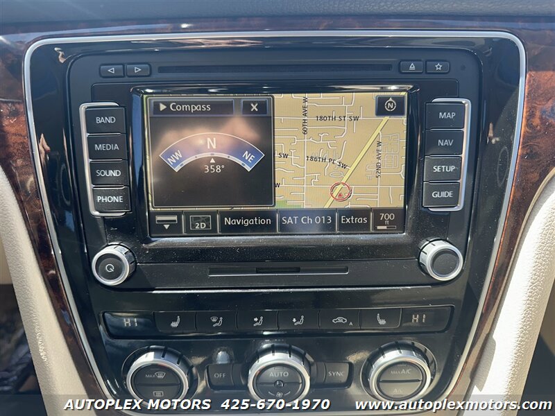 Used 2013 Volkswagen Passat TDI SEL Premium image 23