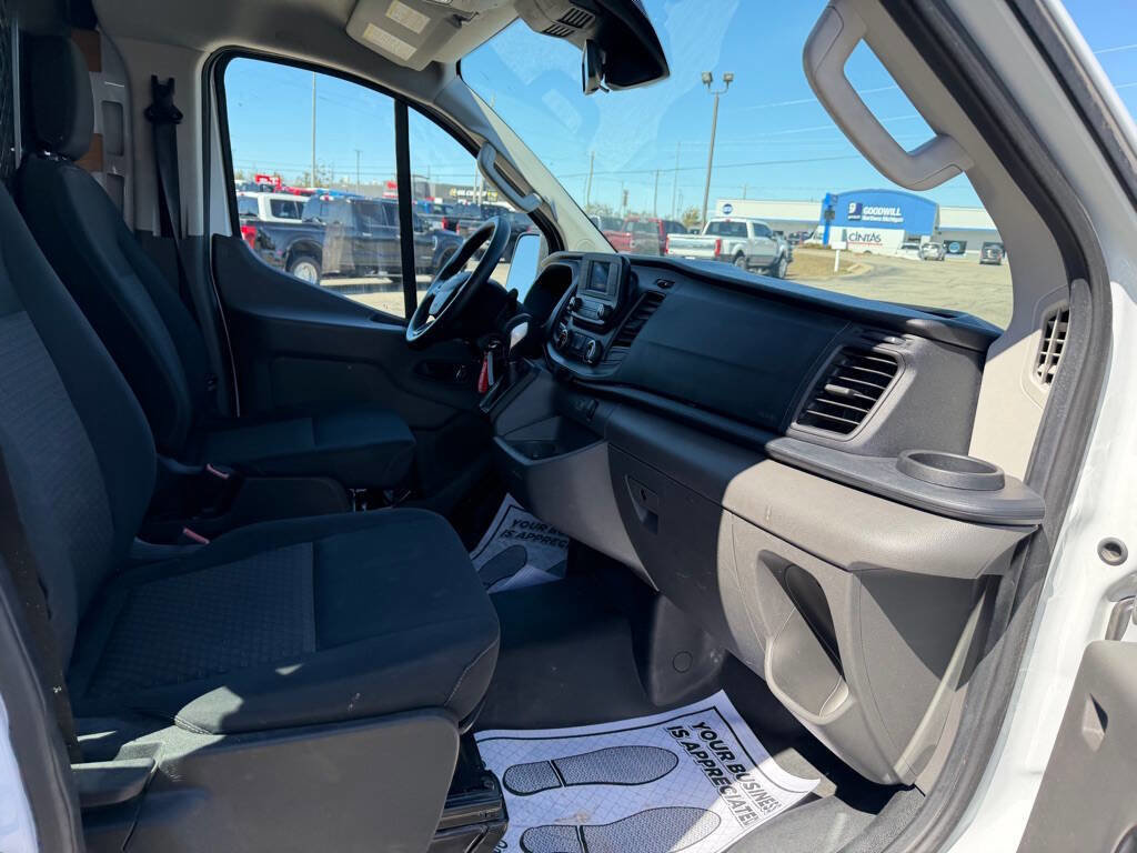 Used 2024 Ford Transit 250 Low Roof AWD w/ Exterior Upgrade Package image 41