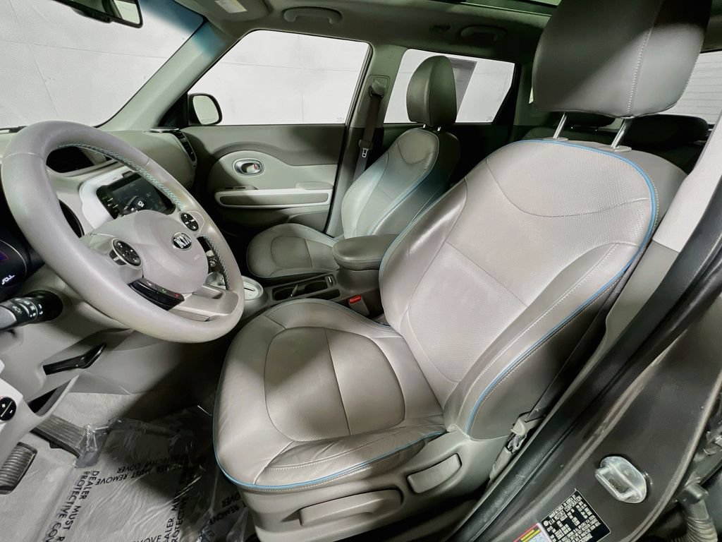 Used 2016 Kia Soul EV + w/ Sun & Fun Package FWD image 18