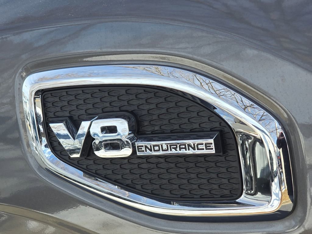 Used 2024 Nissan Titan SV w/ SV Convenience Package image 14