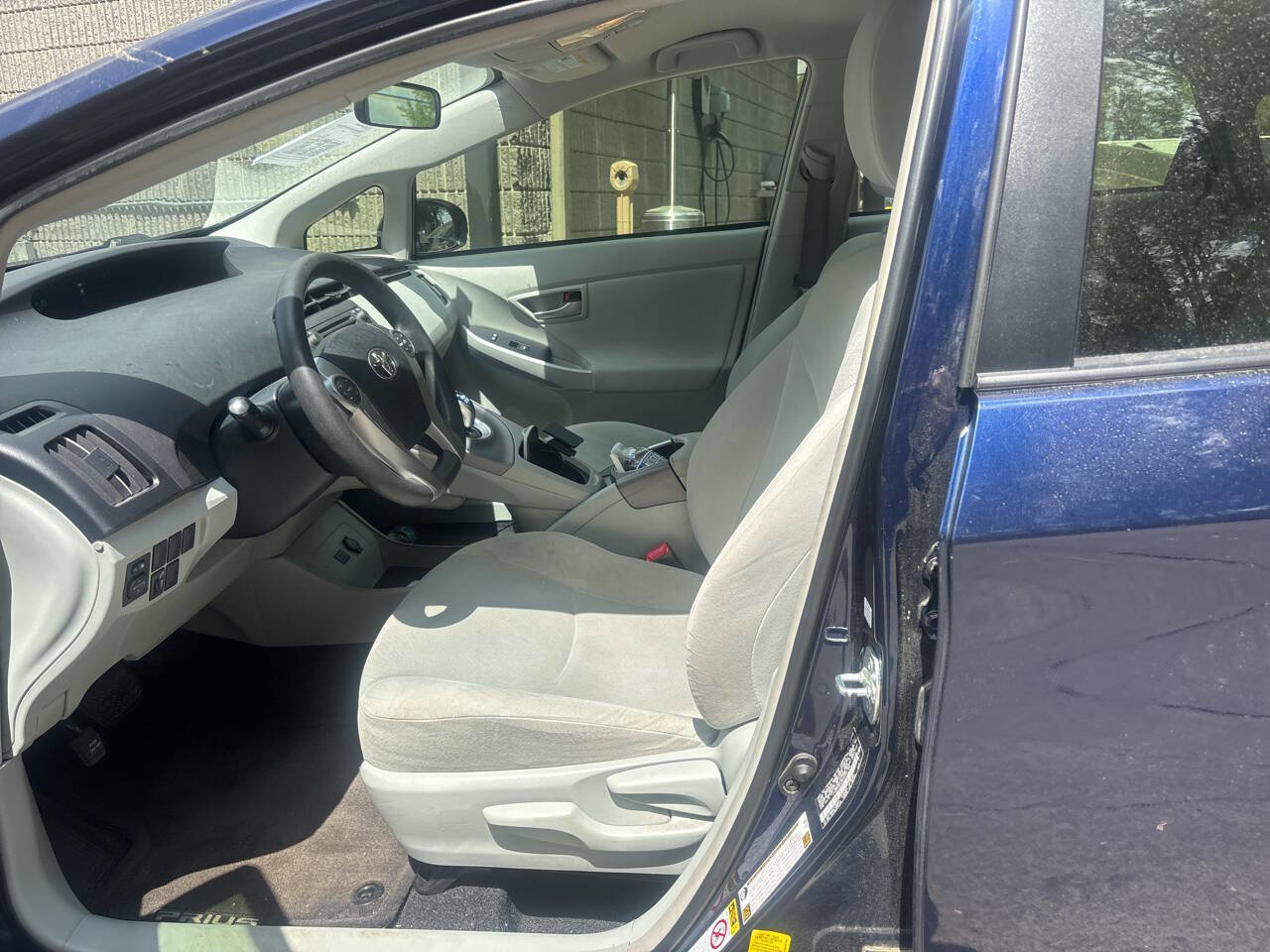 Used 2013 Toyota Prius Two image 9