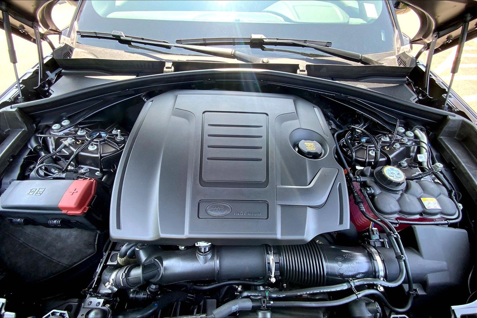 New 2026 Land Rover Range Rover Velar Dynamic SE image 16