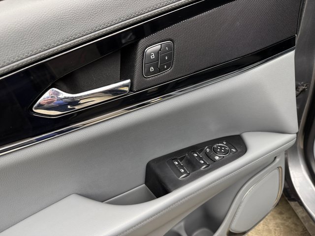 Used 2022 Lincoln Nautilus Reserve image 11