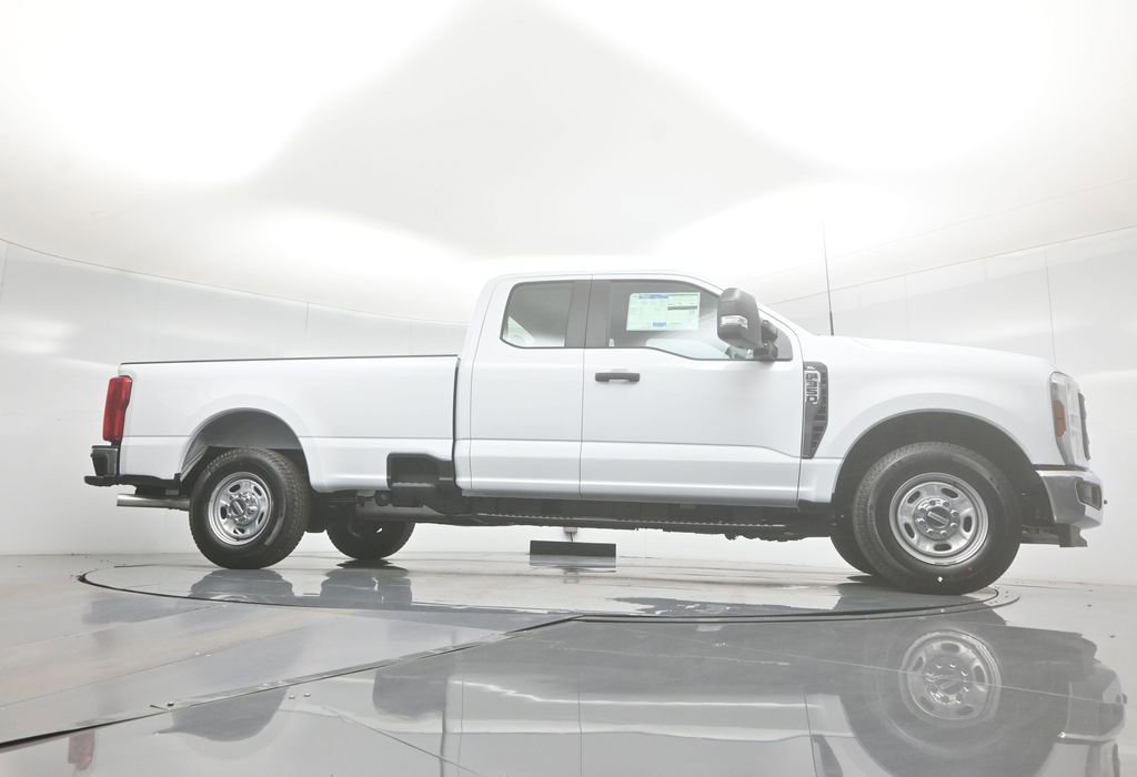 New 2026 Ford F350 XL w/ XL Chrome Package image 3