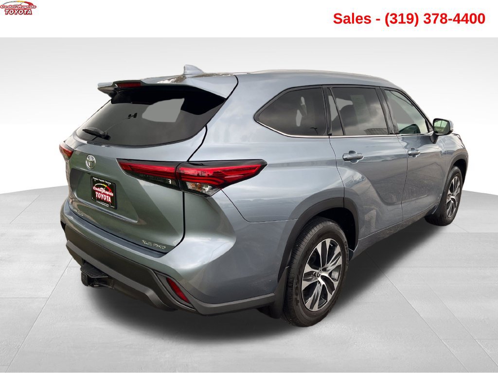 Used 2022 Toyota Highlander XLE AWD/4WD image 6