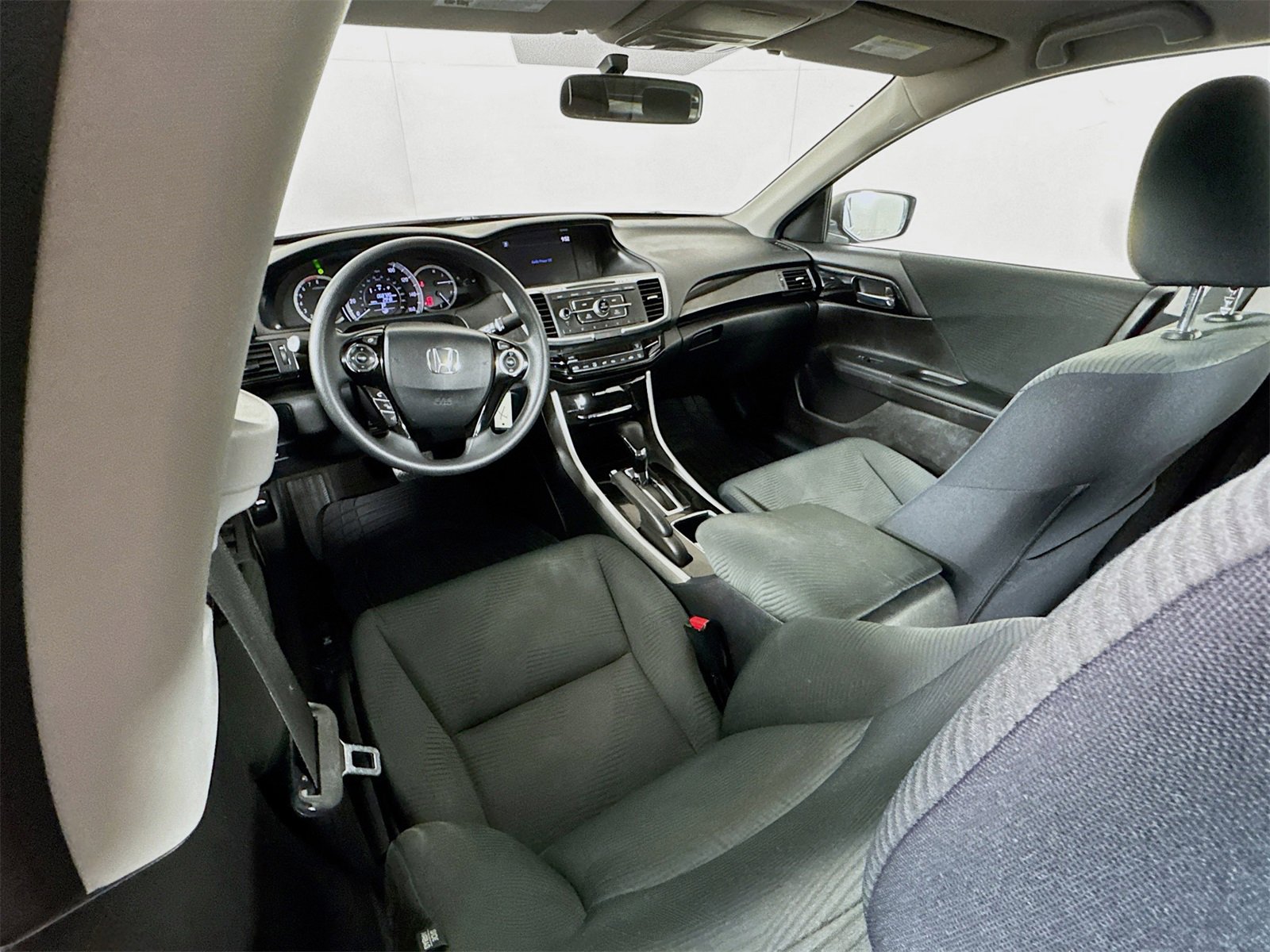 Used 2016 Honda Accord LX image 18