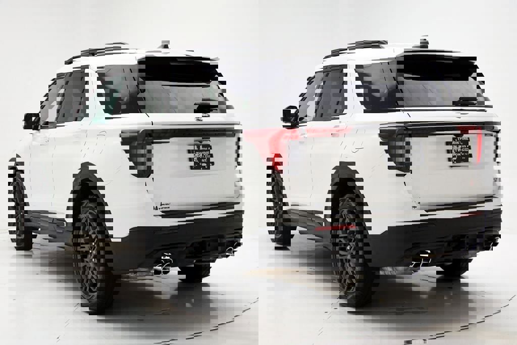 Used 2025 Ford Explorer ST AWD/4WD image 6