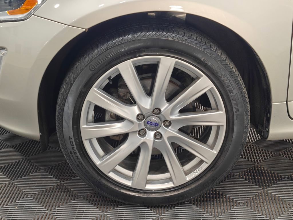 Used 2017 Volvo XC60 T5 Inscription w/ Preferred Option Package image 26