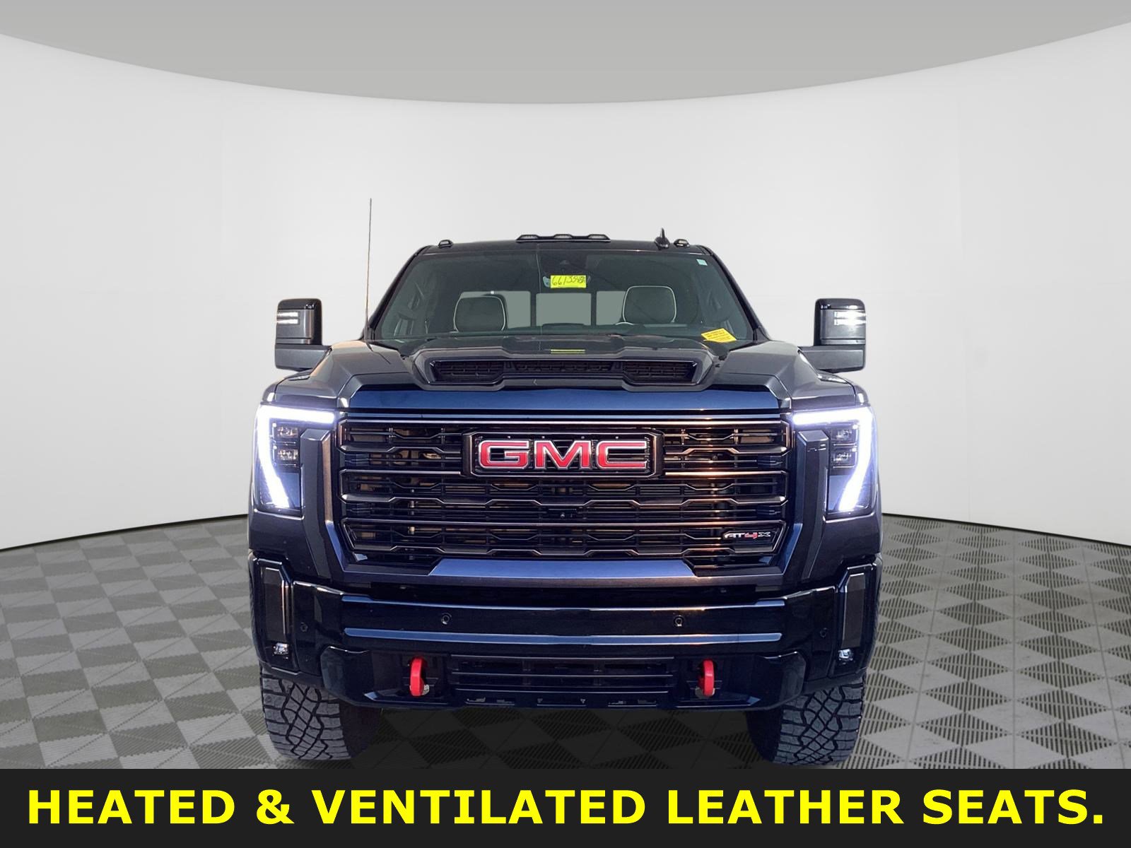 Used 2024 GMC Sierra 2500 AT4X image 2
