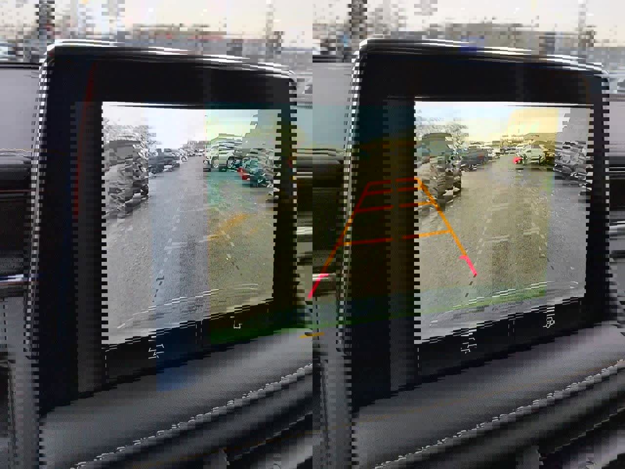 Used 2023 Chevrolet Suburban Premier image 30