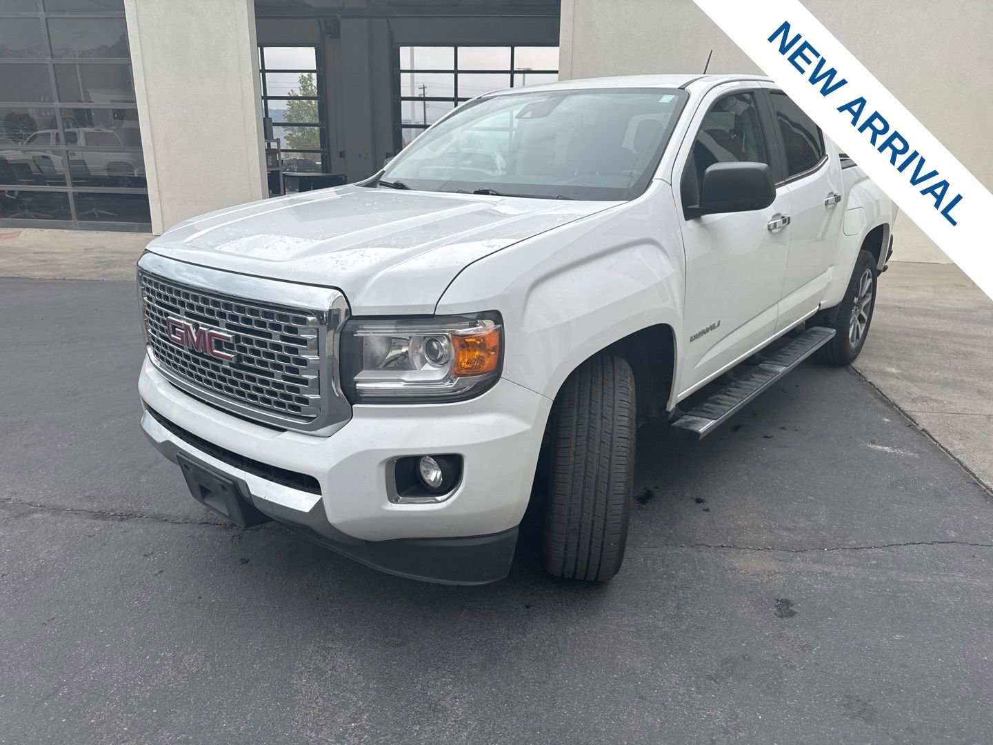 Used 2020 GMC Canyon Denali image 3