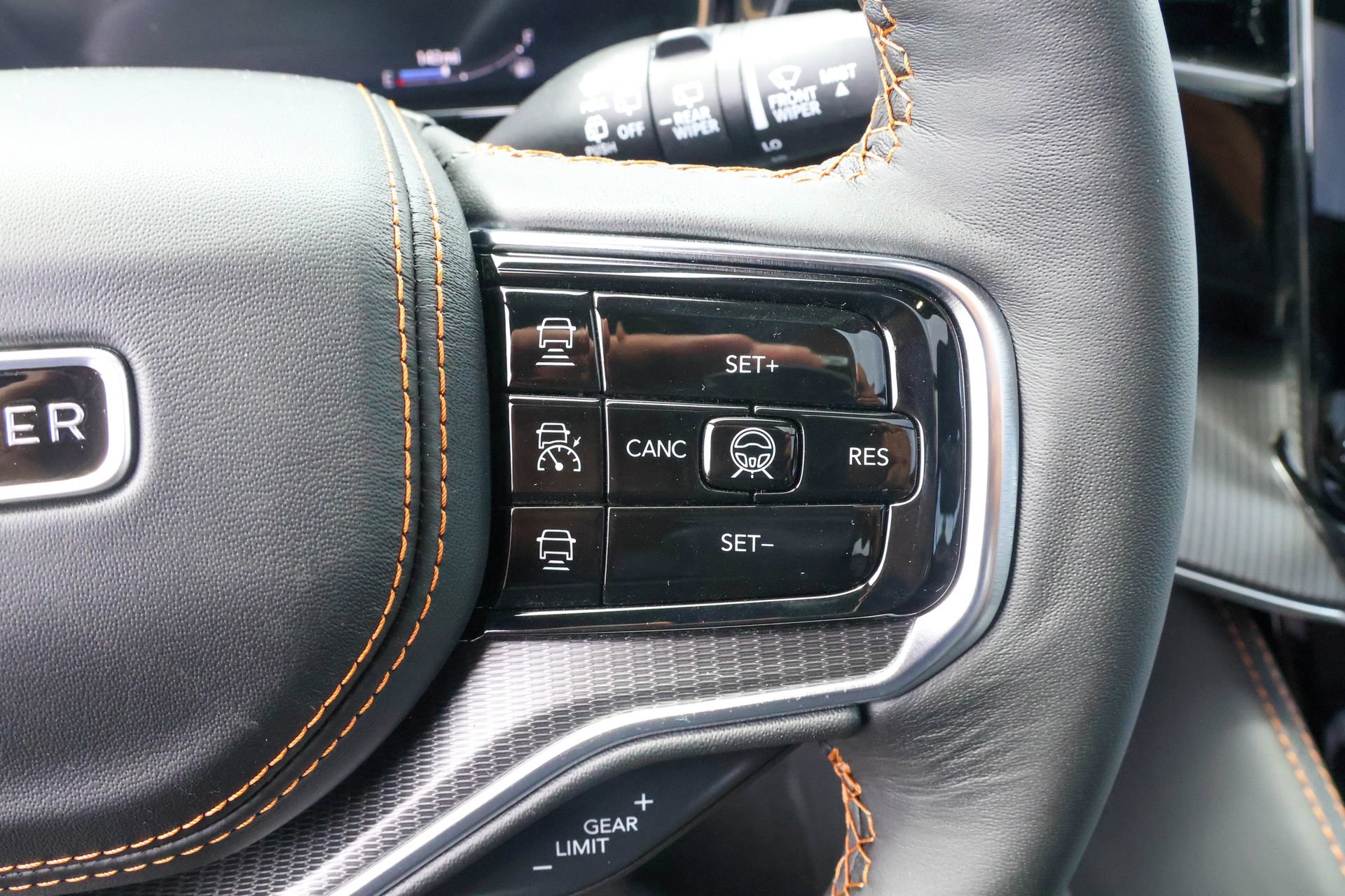 New 2026 Jeep Grand Wagoneer L Summit AWD/4WD image 31