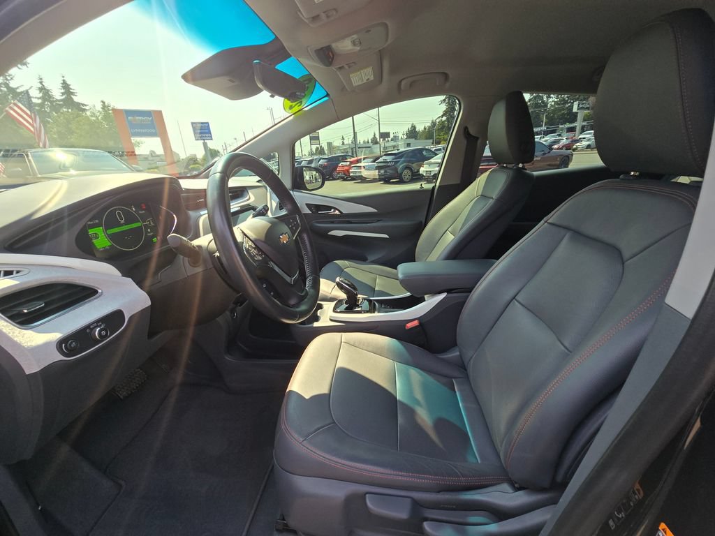 Used 2020 Chevrolet Bolt Premier w/ Infotainment Package FWD image 21