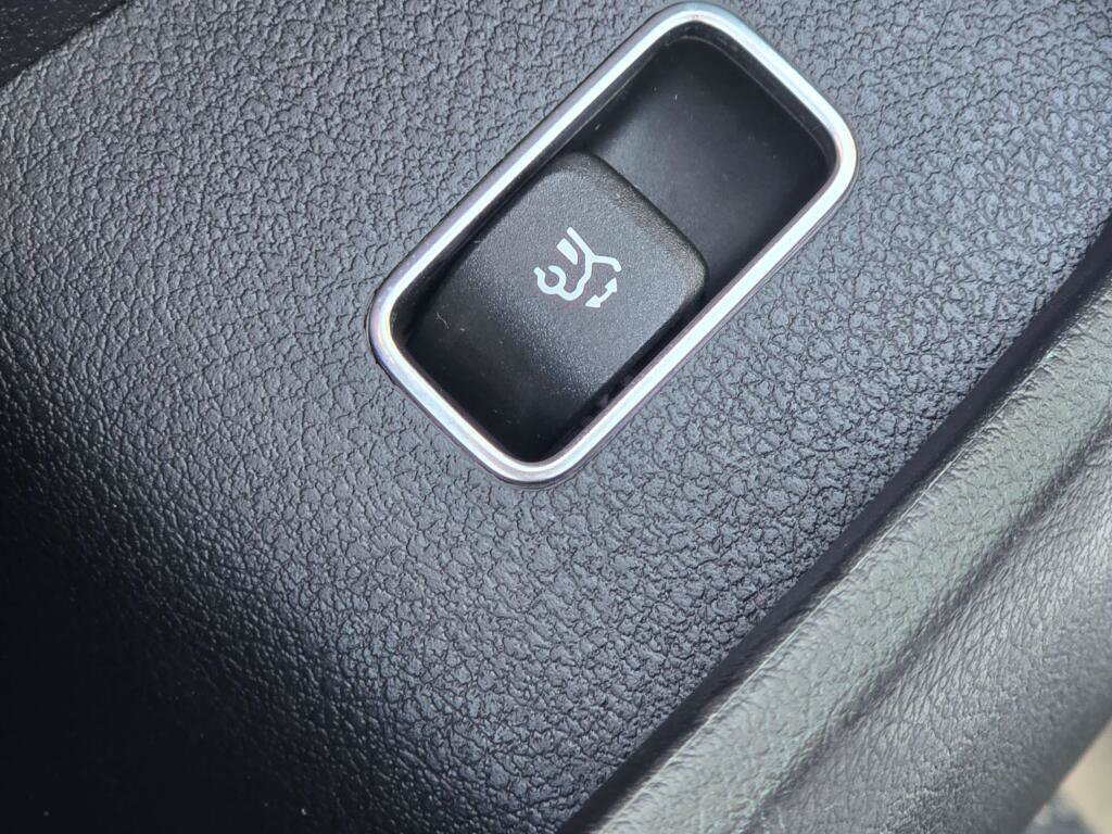 Used 2024 Mercedes-Benz GLE 350 4MATIC w/ Driver Assistance Package image 38