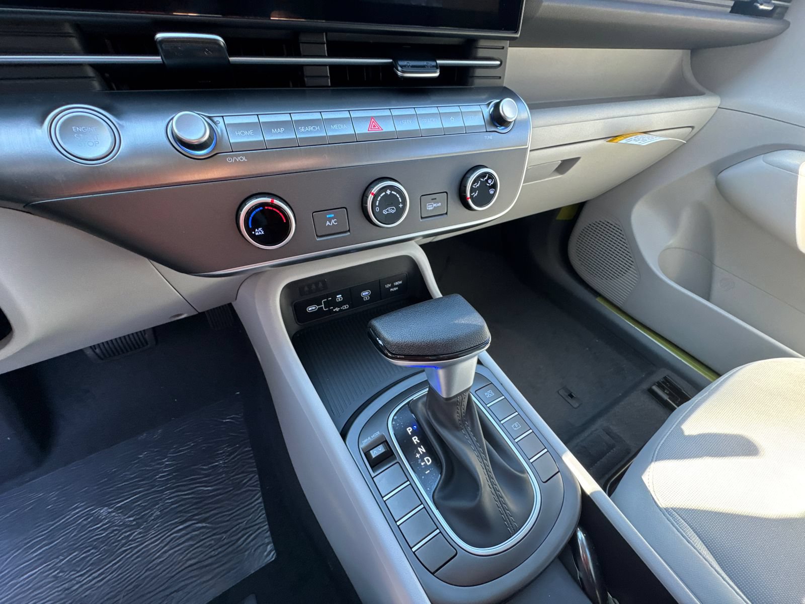 New 2026 Hyundai Kona SE FWD image 31