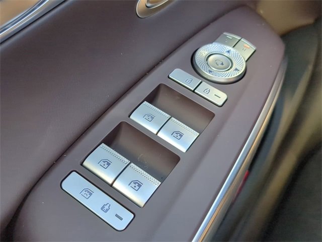 Used 2024 Genesis GV70 2.5T w/ Advanced Package image 24