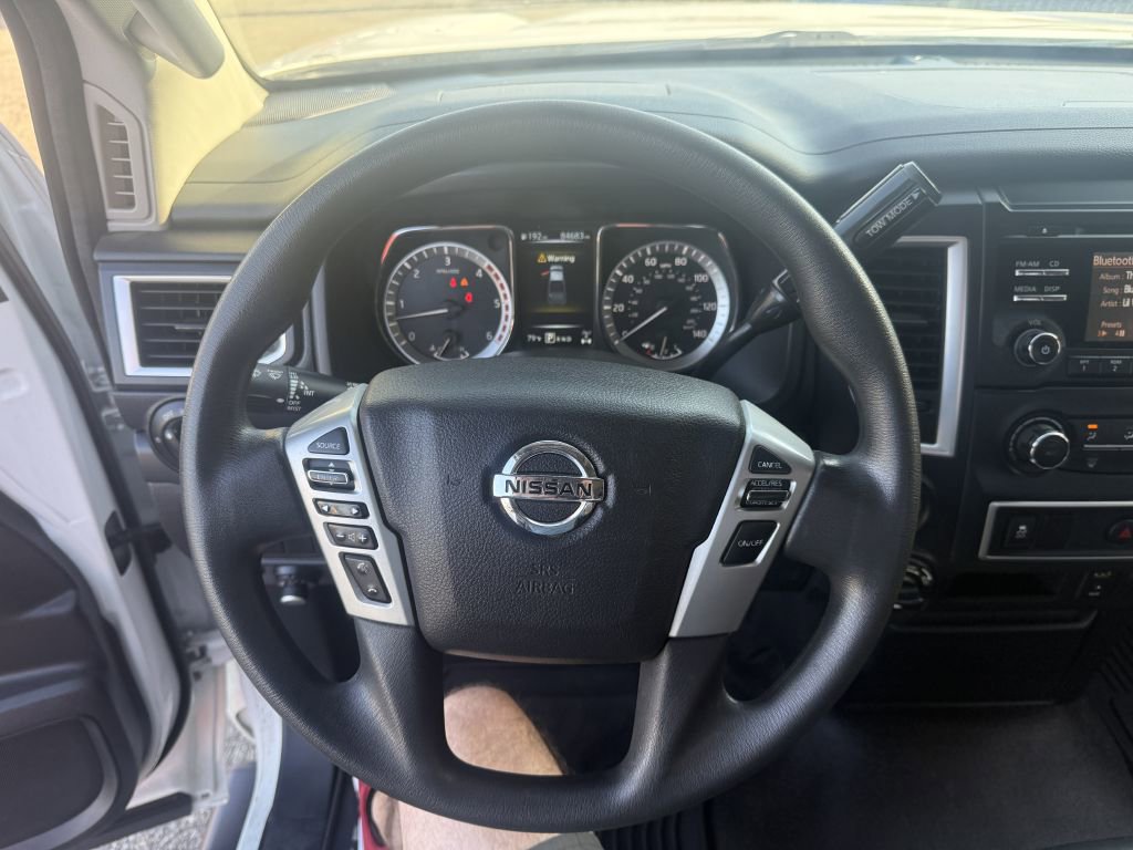 Used 2017 Nissan Titan S image 9