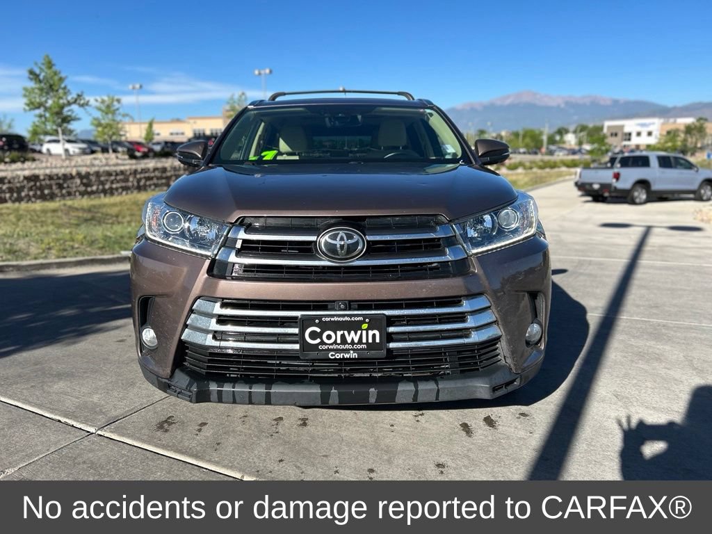Used 2017 Toyota Highlander Limited Platinum AWD/4WD image 2