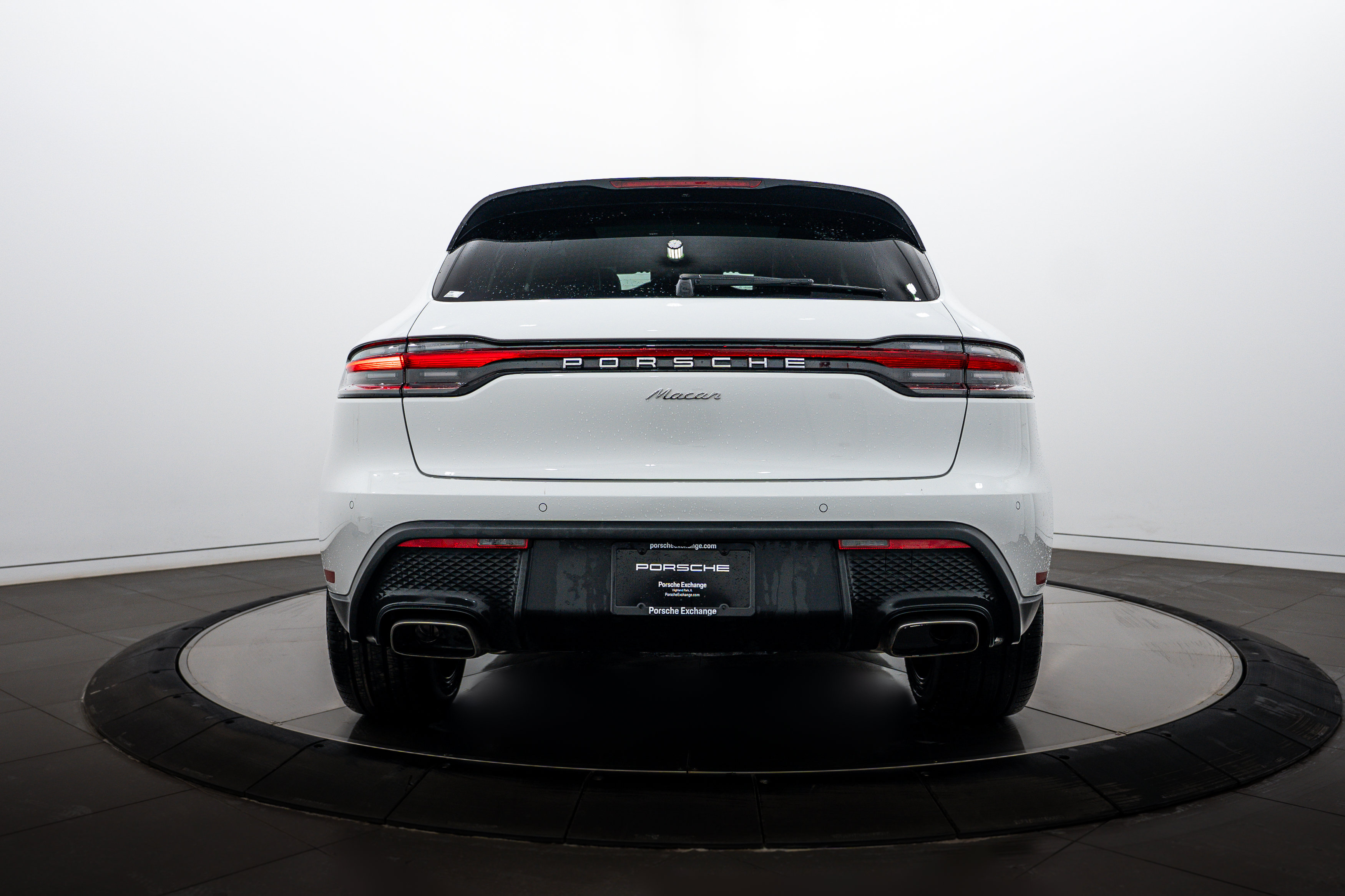 Certified 2026 Porsche Macan AWD/4WD image 6