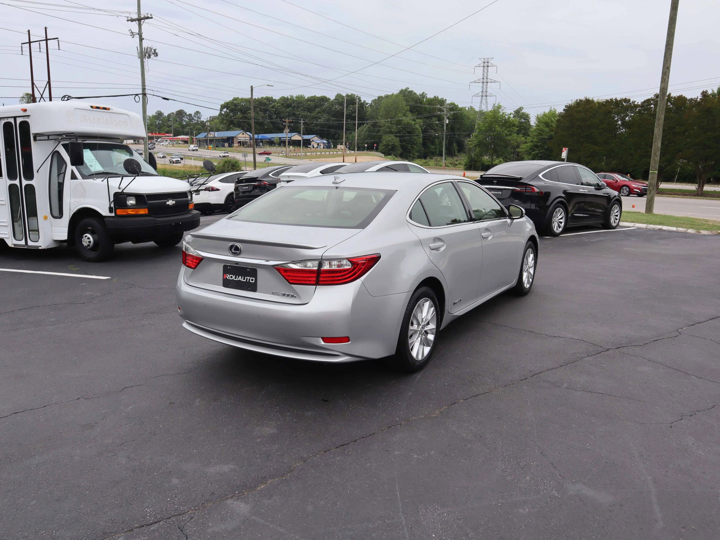 Used 2013 Lexus ES 300h w/ Luxury Pkg FWD image 10