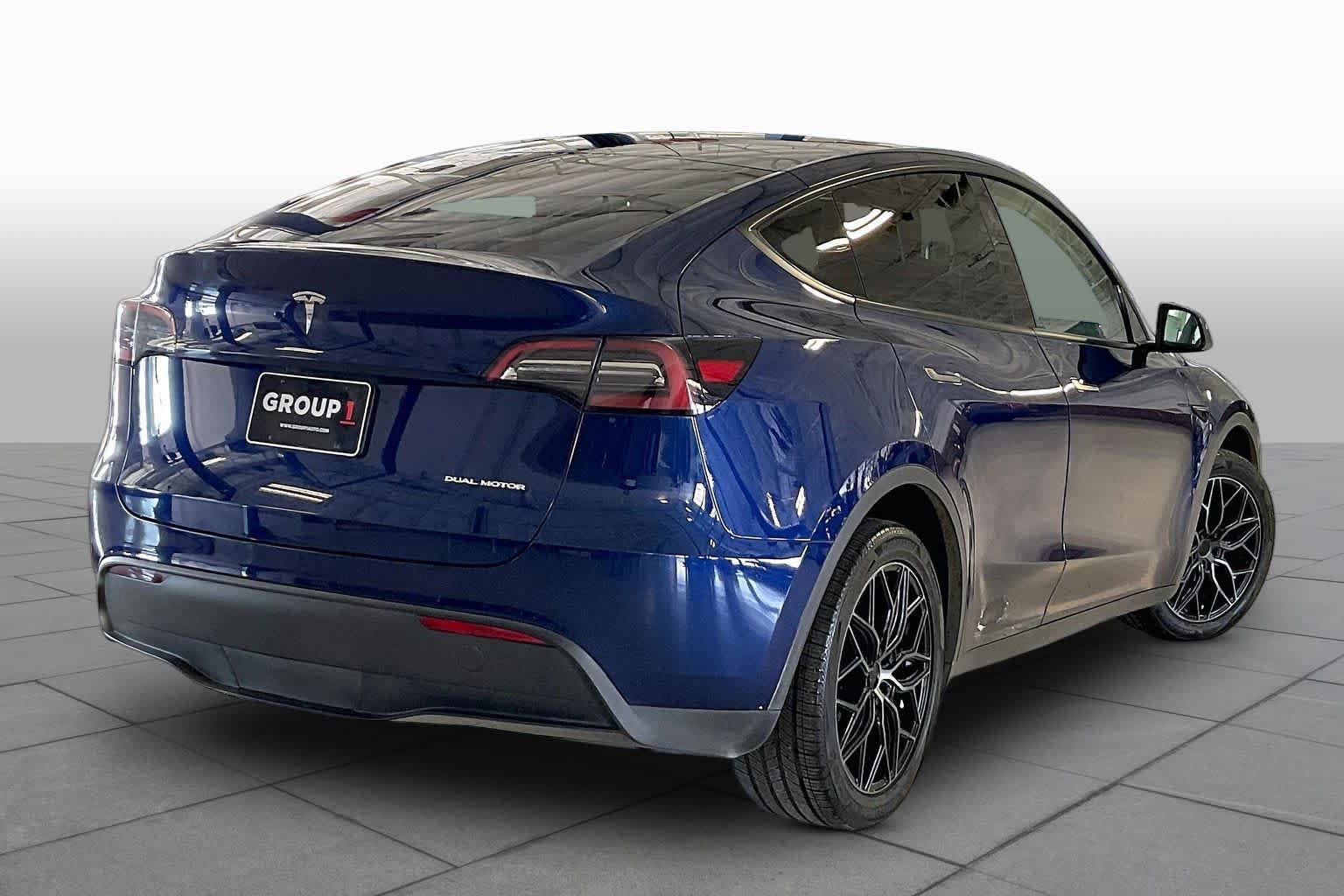 Used 2023 Tesla Model Y AWD image 12