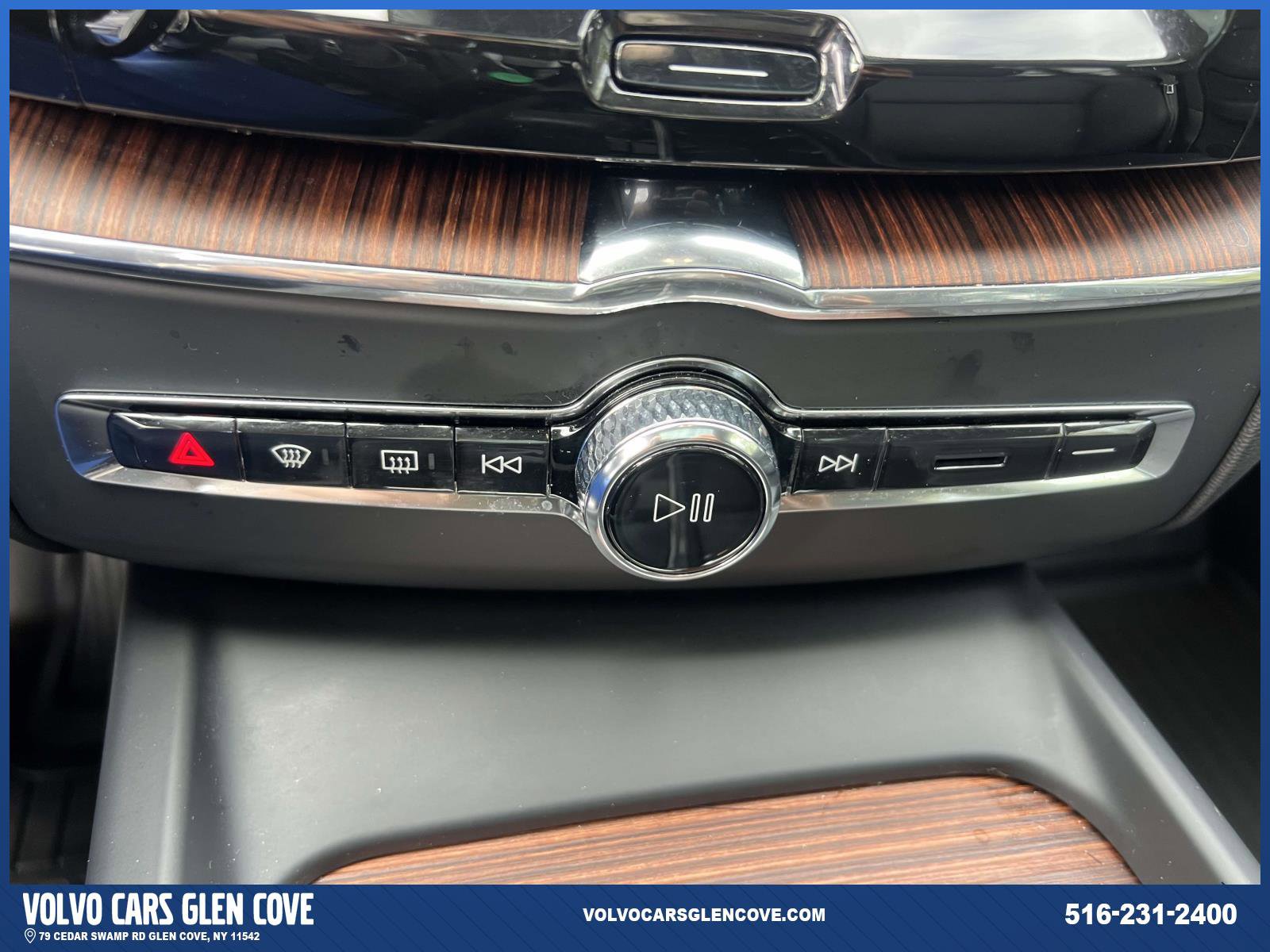 Used 2024 Volvo XC60 T8 Plus w/ Protection Package Premier image 30