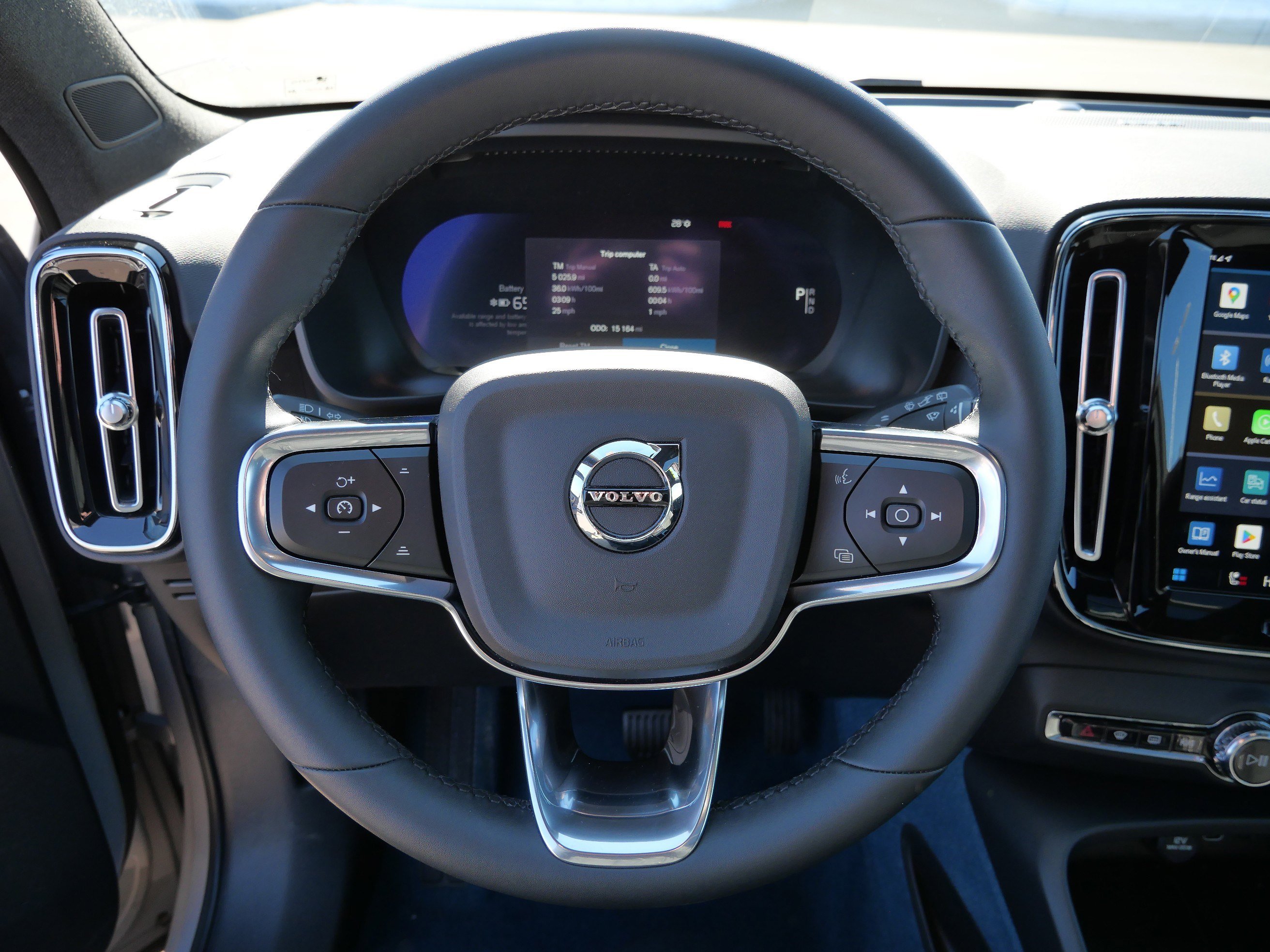 Used 2023 Volvo XC40 Recharge Ultimate image 27