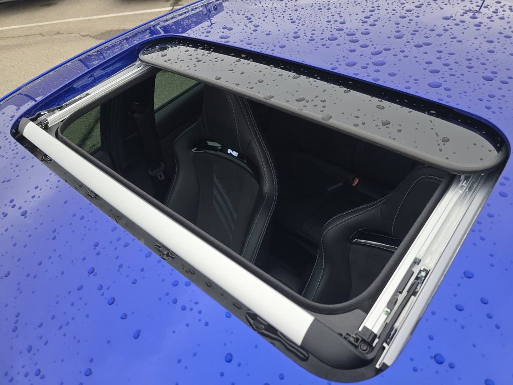 Used 2024 Hyundai Elantra N image 3