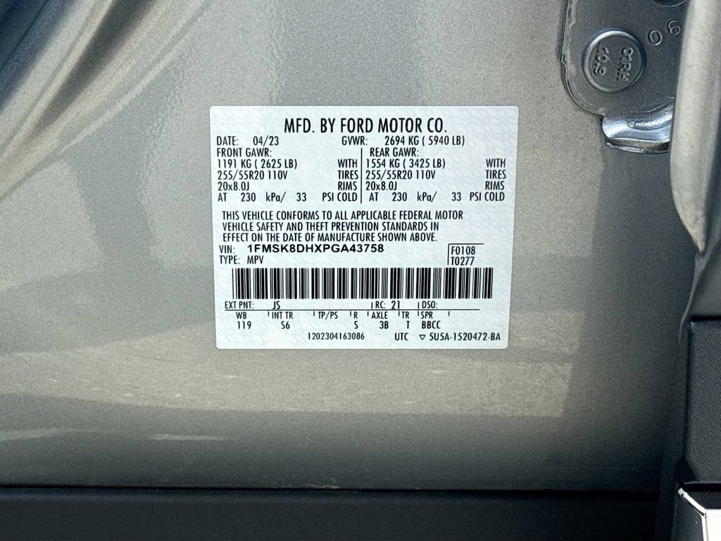 Used 2023 Ford Explorer XLT w/ Equipment Group 202A AWD/4WD image 31